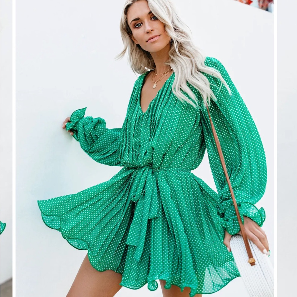 Size Medium Vieri Polka Dot Green Pleated Romper
